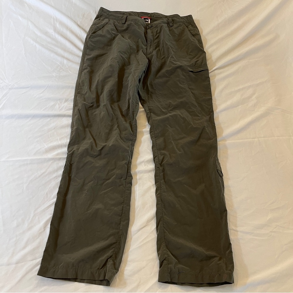The North Face Women’s Dark Olive Cargo Pocket Pants size 12